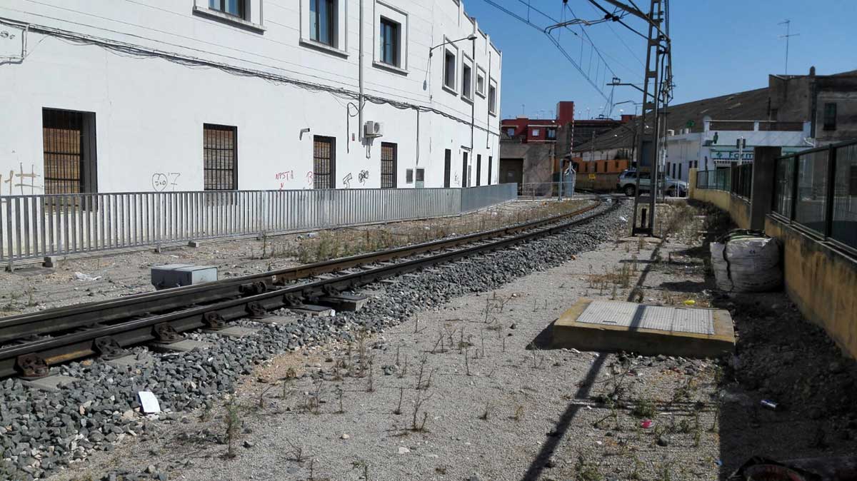 Cerramiento a las vías entre Carlet y Benimodo. L1 Metrovalencia.
