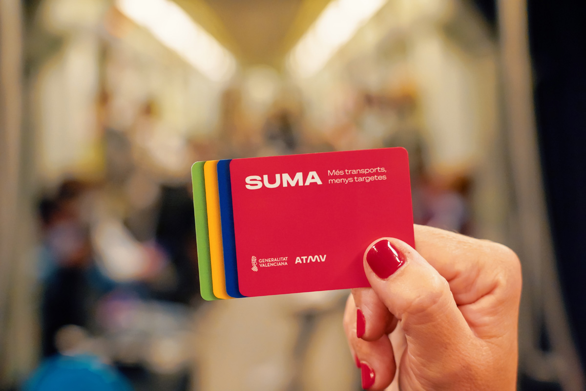 La tarjeta SUMA para viajar en Metrovalencia, Metrobus, EMT y Renfe-Cercanías entra en funcionamiento