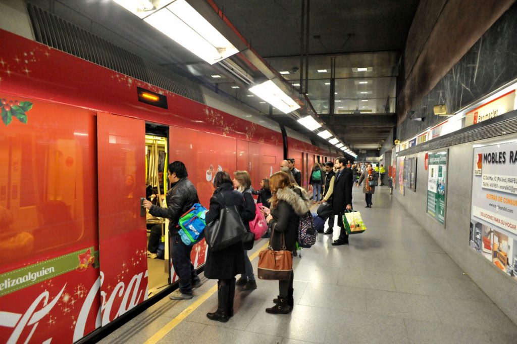 Advertising on Trams and trains of Metrovalencia Advertising on Trams and trains of Metrovalencia