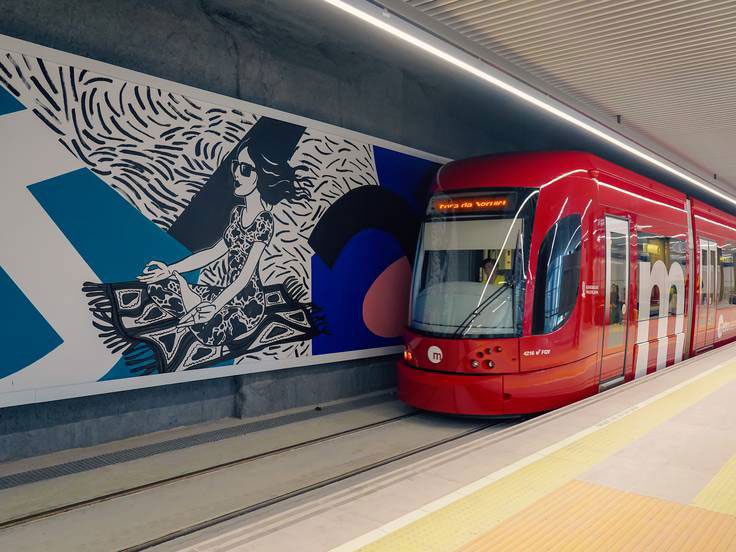 Mural artístico en la estación de Russafa de Metrovalencia