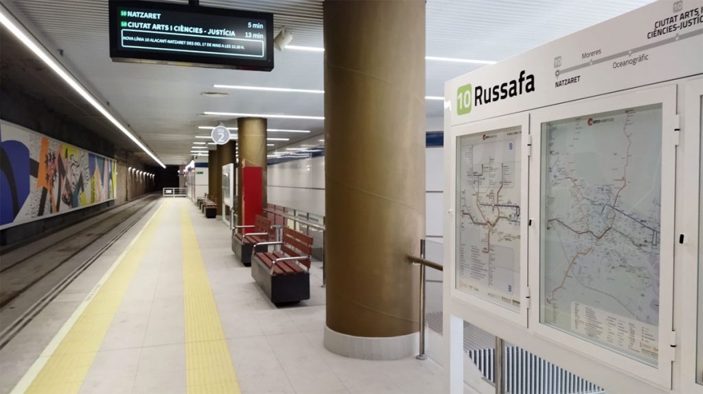 Mural artístico en la estación de Russafa de Metrovalencia